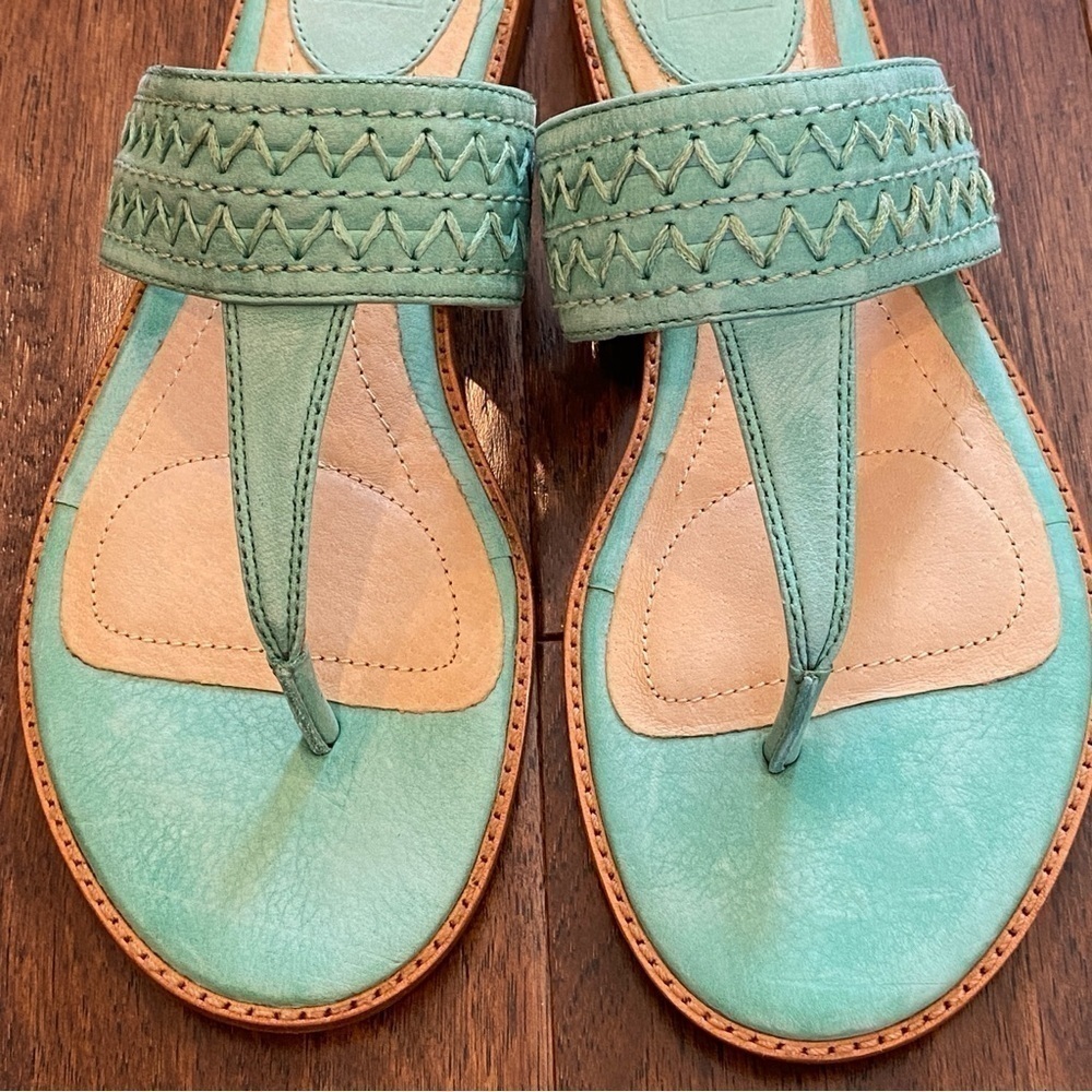 NWT Frye Turquoise Leather Thong Sandals 9 - Picture 3 of 9